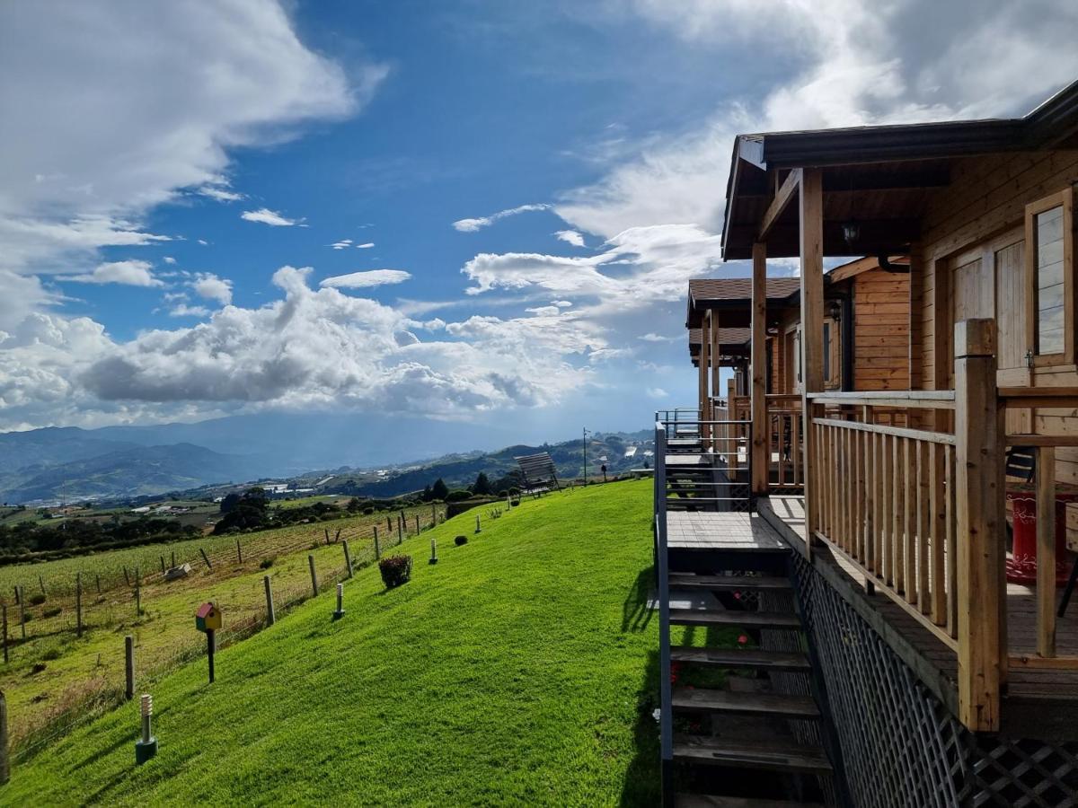 Hotel Cabanas Y Mirador Secret Garden Cr Cartago Exterior photo